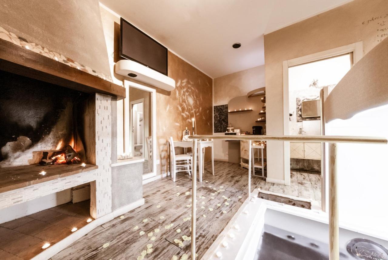 Il Nido D'Amore - Lorenzana Colombaie Bed & Breakfast Exterior photo