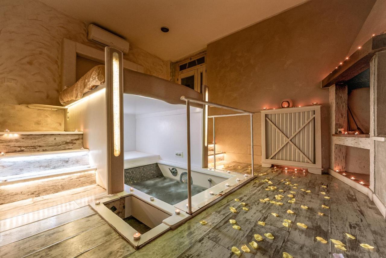 Il Nido D'Amore - Lorenzana Colombaie Bed & Breakfast Exterior photo