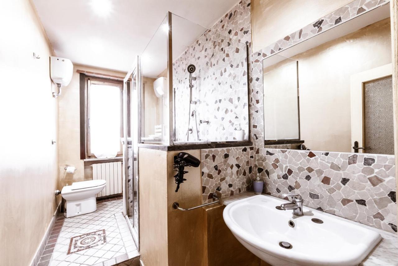 Il Nido D'Amore - Lorenzana Colombaie Bed & Breakfast Exterior photo