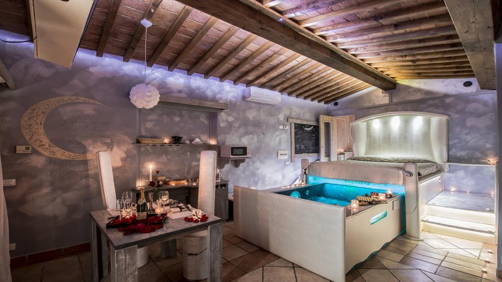 Il Nido D'Amore - Lorenzana Colombaie Bed & Breakfast Exterior photo