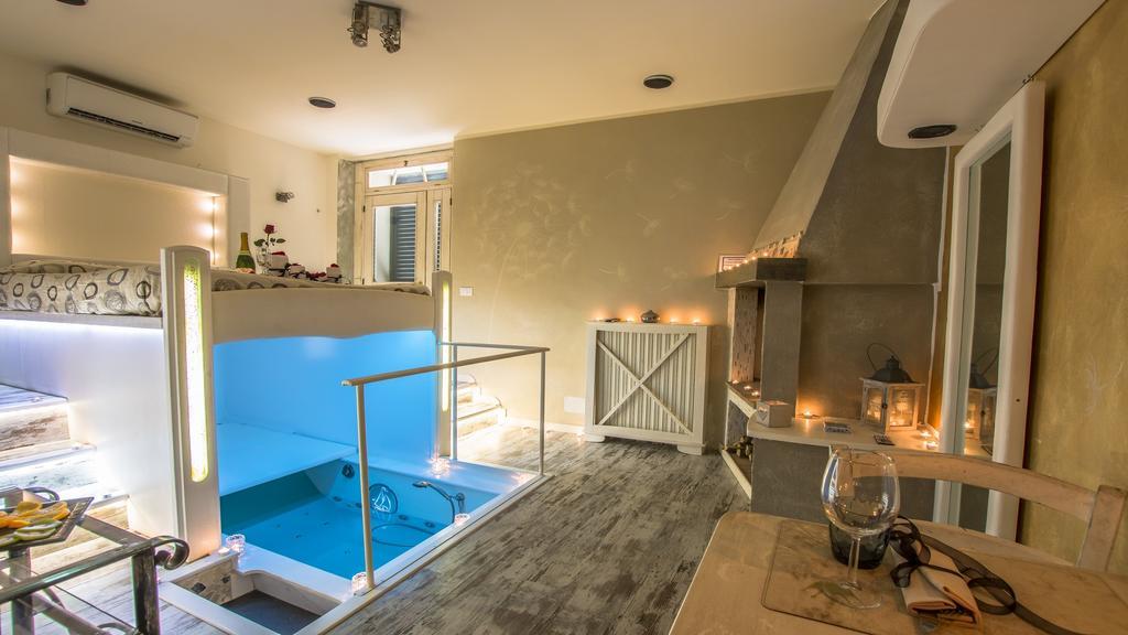 Il Nido D'Amore - Lorenzana Colombaie Bed & Breakfast Exterior photo